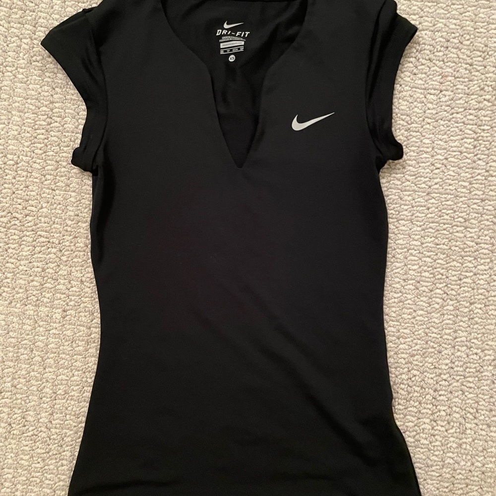 nike women’s tennis shirt